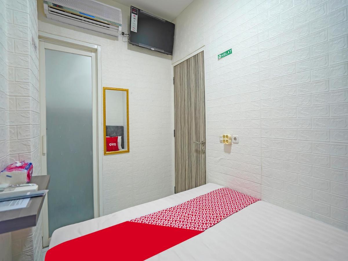 Oyo 91727 Luxury Homestay Sidoarjo Gedangan Exterior photo